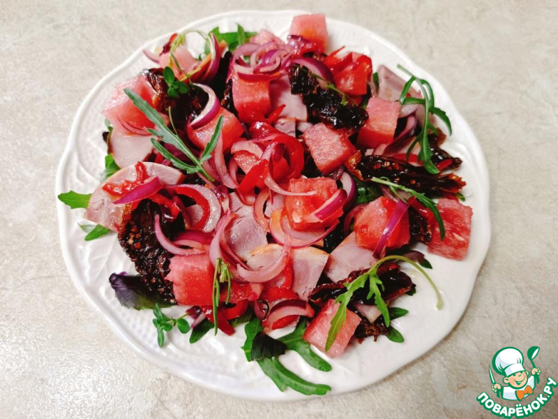 Салат с арбузом и утиной ветчиной