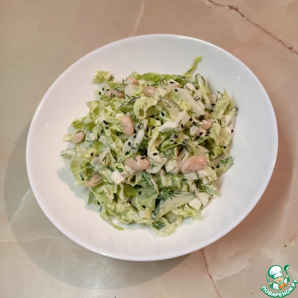 Салат с фасолью и пекинской капустой