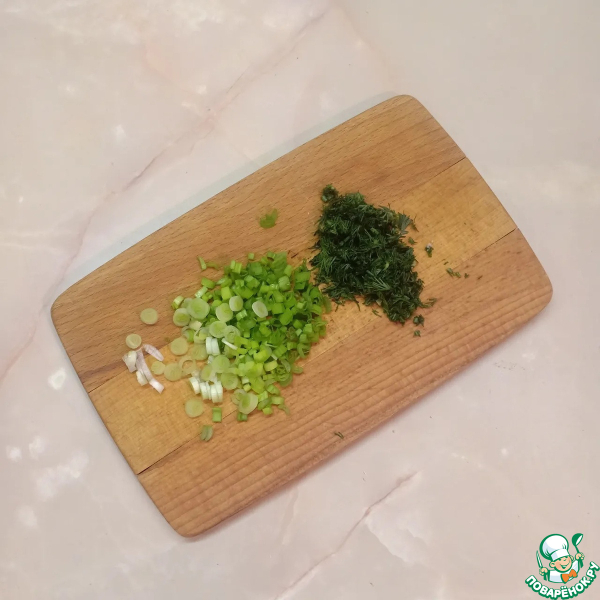 Салат с кальмарами и капустой