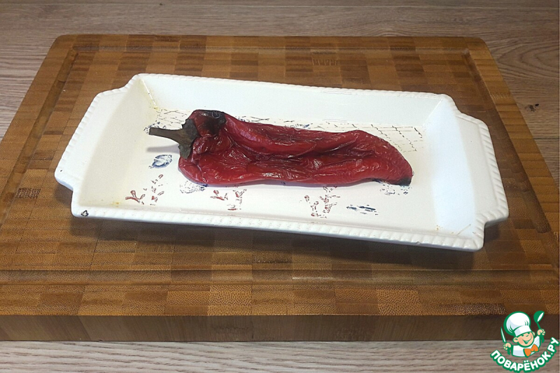 Салат с кальмаром, печенным перцем