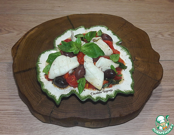Салат с кальмаром, печенным перцем