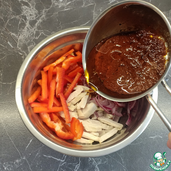 Салат с курицей и болгарским перцем