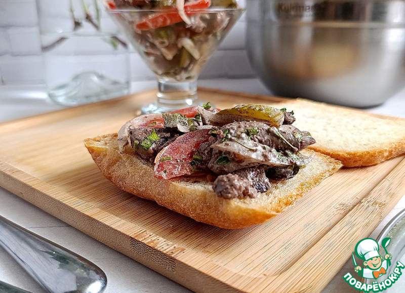 Салат с куриной печенью