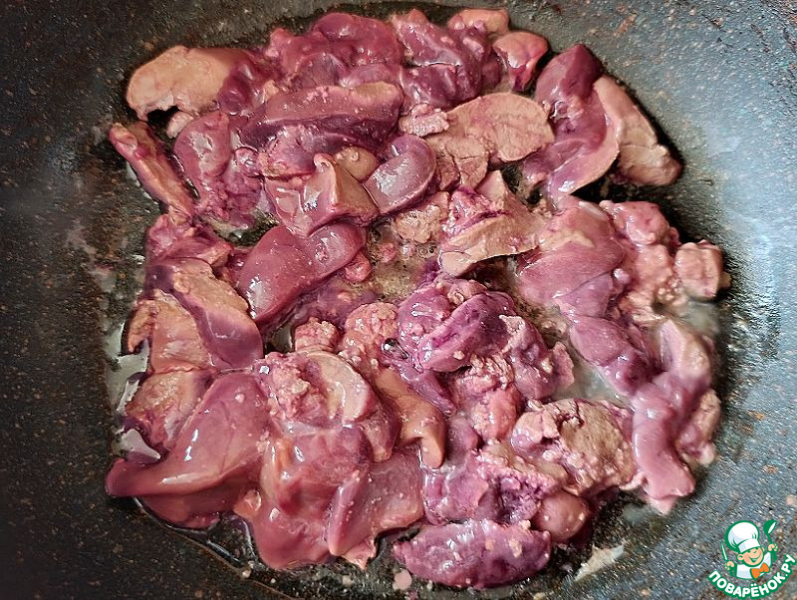 Салат с куриной печенью