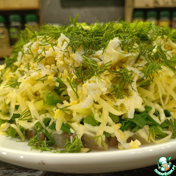 Салат &laquo;Сельдь под зеленой шубкой&raquo;