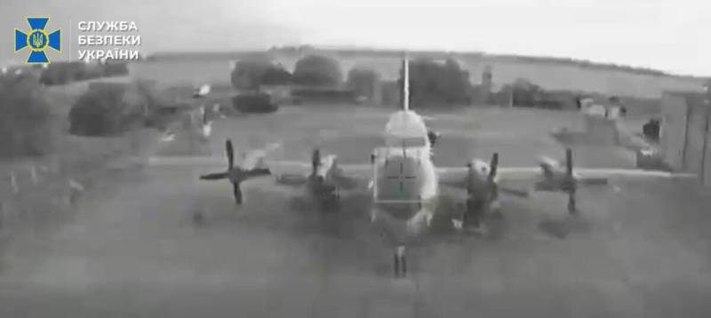 СБУ атаковала морской самолет-разведчик РФ перед поражением субмарины в Новороссийске | ВИДЕО