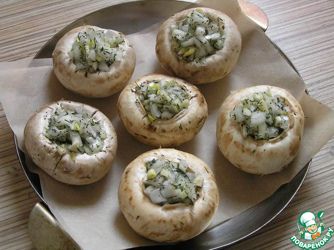Шампиньоны с луком и чесноком