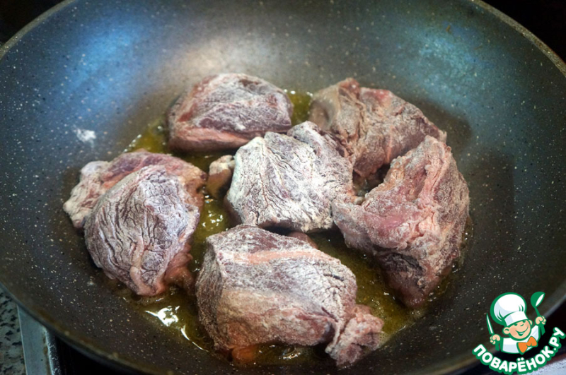 Щечки говяжьи с овощами