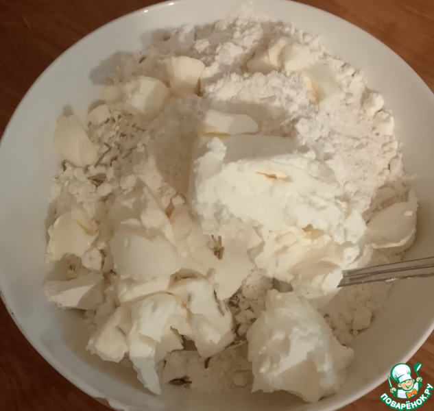 Сконы из яблока, пармезана и розмарина