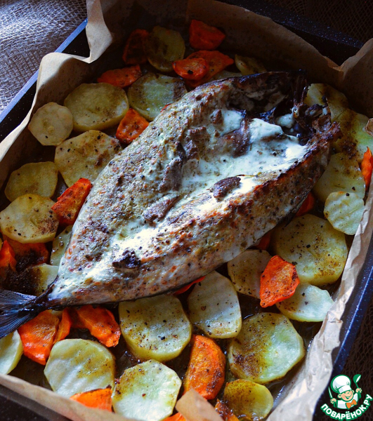 Скумбрия с картофелем и морковью