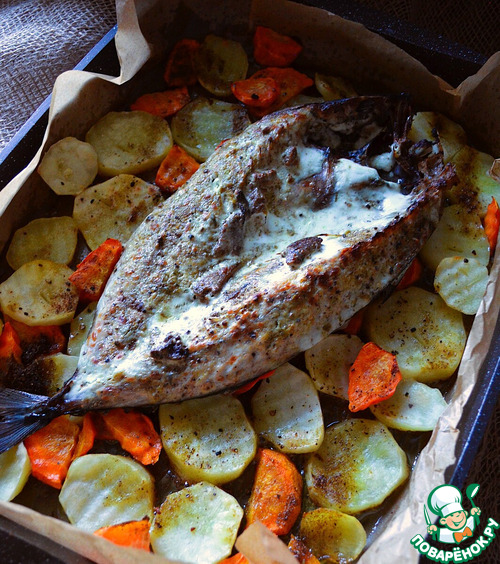 Скумбрия с картофелем и морковью
