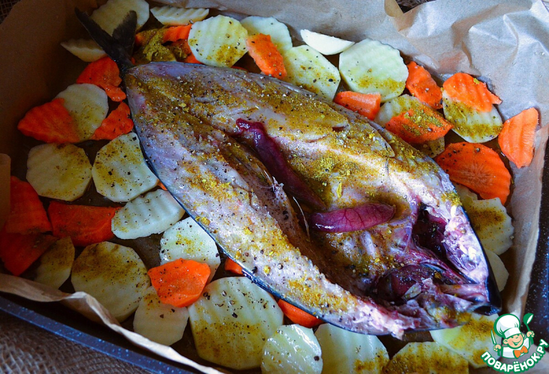 Скумбрия с картофелем и морковью