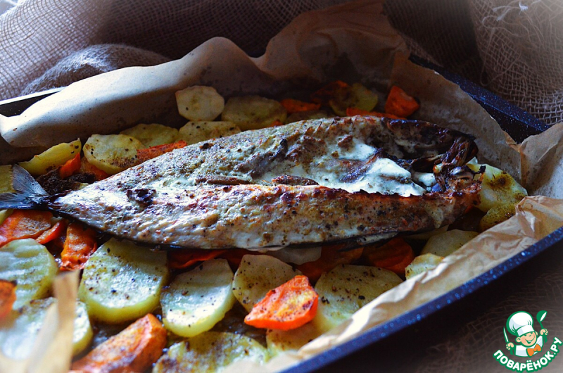 Скумбрия с картофелем и морковью