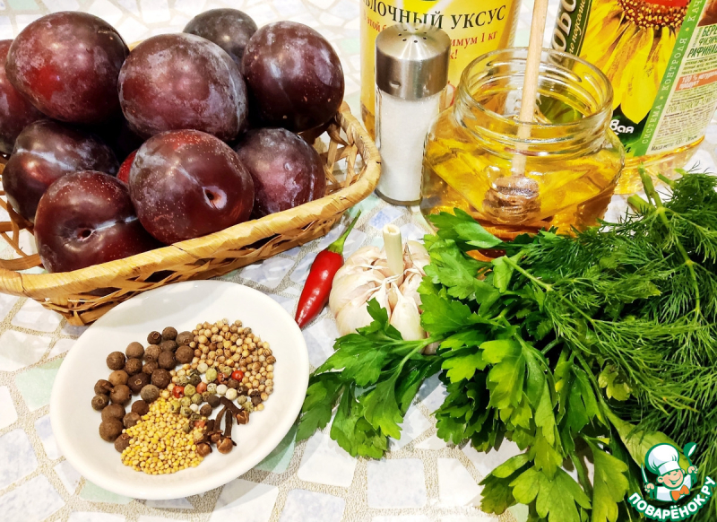 Слива фаршированная в медовом маринаде