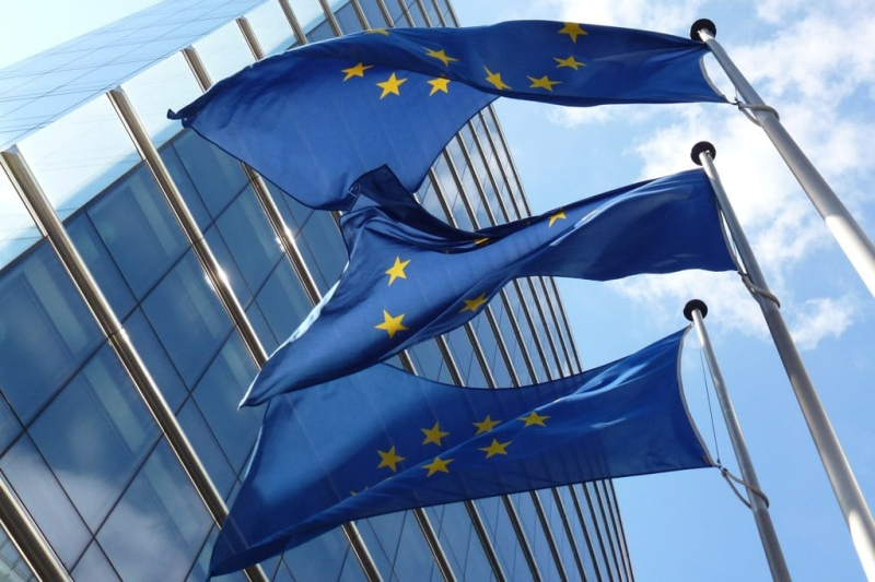 СМИ: ЕС хочет ввести санкции против фирм, выдававших фальшивые флаги танкерам «теневого флота»