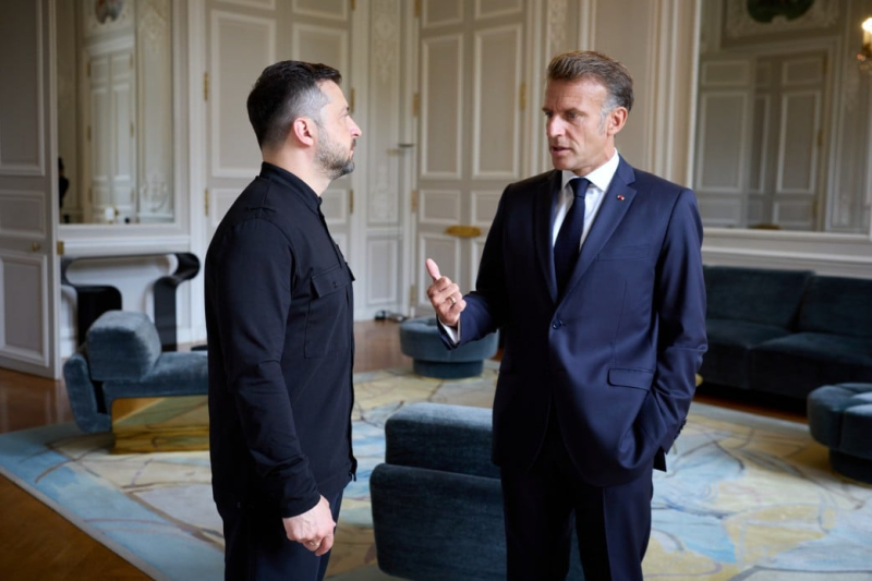 СМИ: Макрон и Мерц предупредили Зеленского, что США «предадут Украину и Европу»