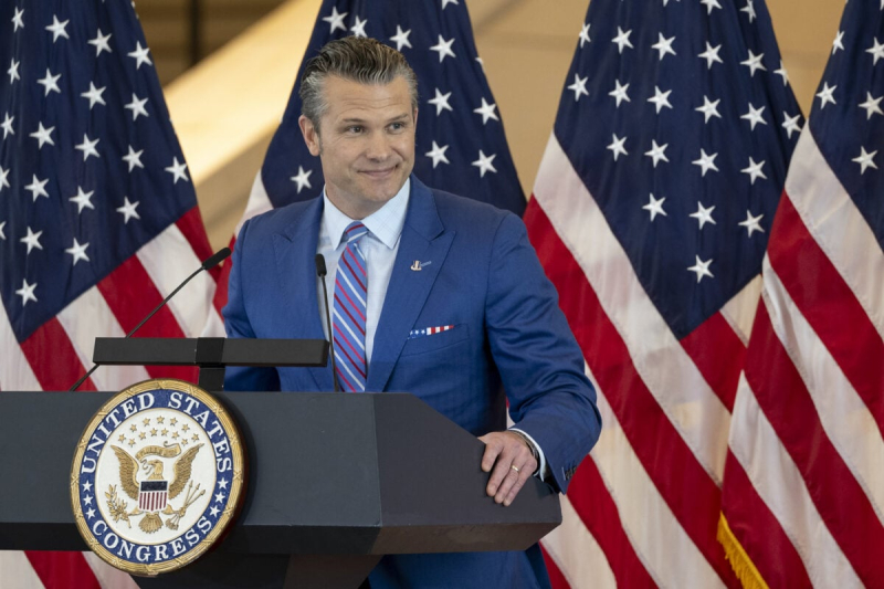 СМИ: С приходом Хегсета Пентагону запретили прямые контакты с Киевом