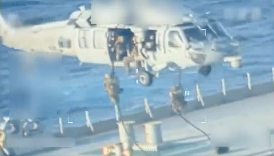 США захватили нефтяной танкер у берегов Венесуэлы | ВИДЕО