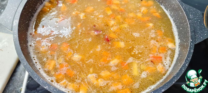 Суп с копчёными рёбрышками и фасолью