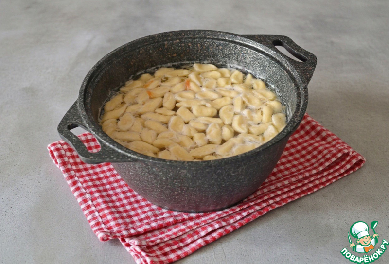 Суп с сырными галушками