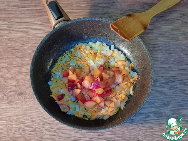 Суп с сыром и обжаренным картофелем