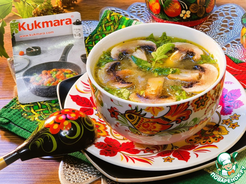 Суп с сыром и обжаренным картофелем