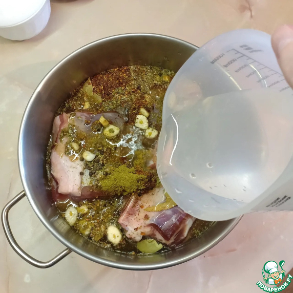 Свиная грудинка со специями