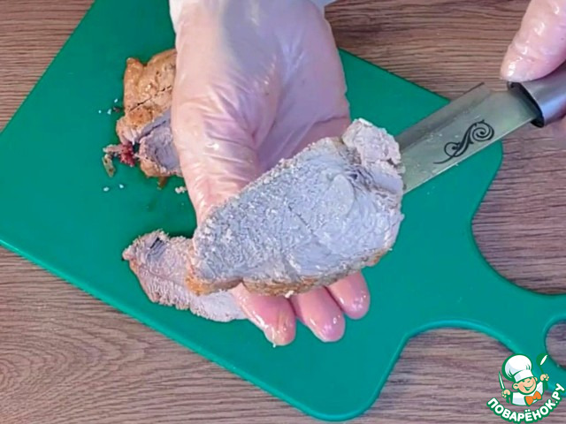 Свинина с брусничным соусом и пирог