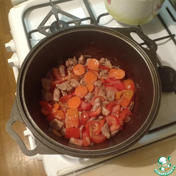 Свинина с фасолью и овощами