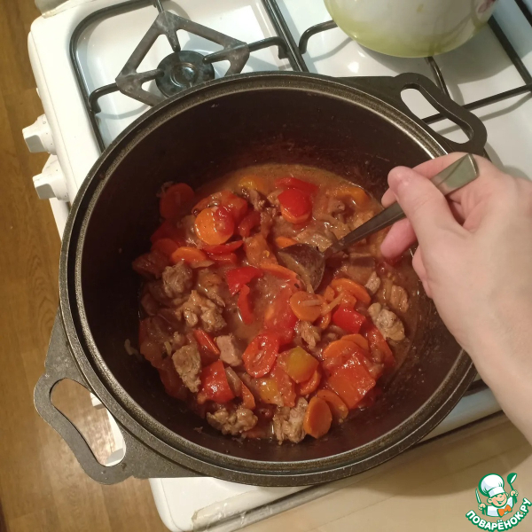 Свинина с фасолью и овощами