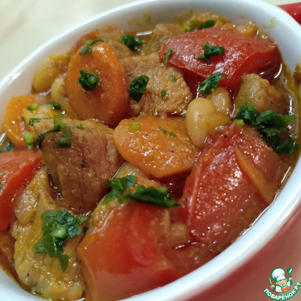 Свинина с фасолью и овощами