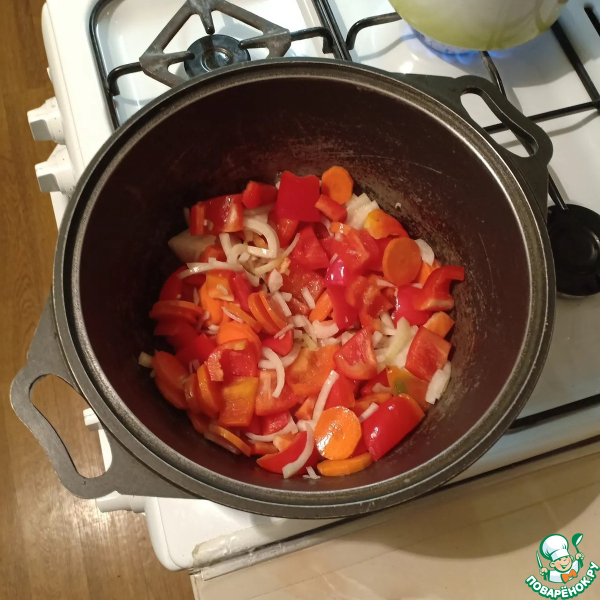 Свинина с фасолью и овощами