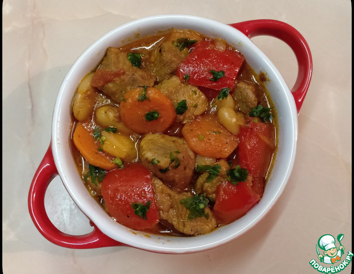 Свинина с фасолью и овощами