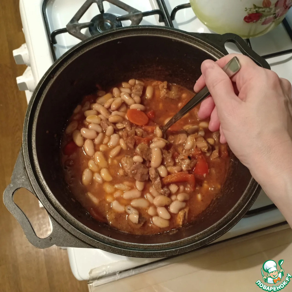 Свинина с фасолью и овощами