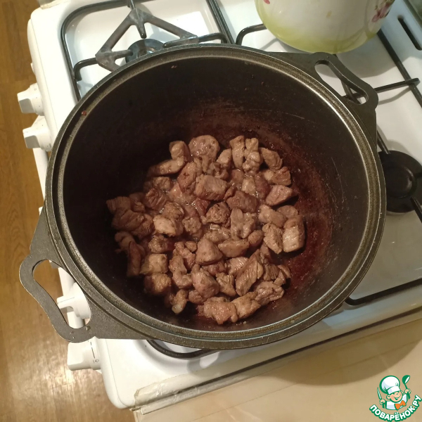 Свинина с фасолью и овощами