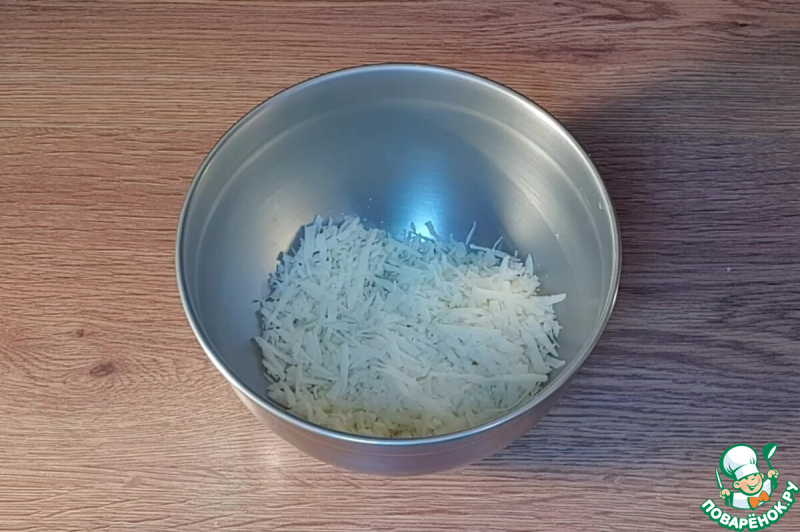Сырная соломка со шпинатом и томатом