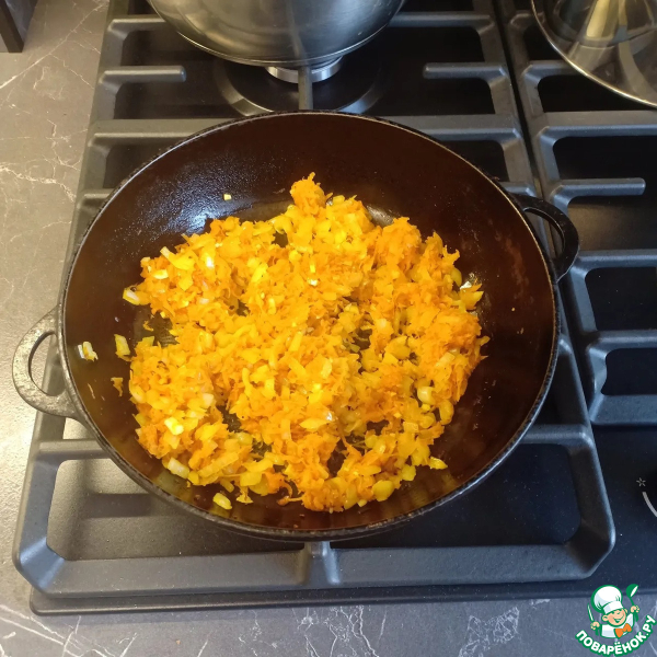 Сырный суп с грибами и колбасками