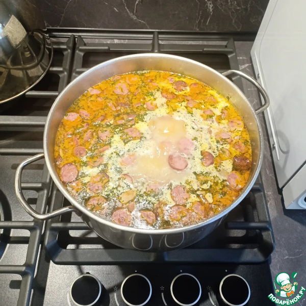 Сырный суп с грибами и колбасками