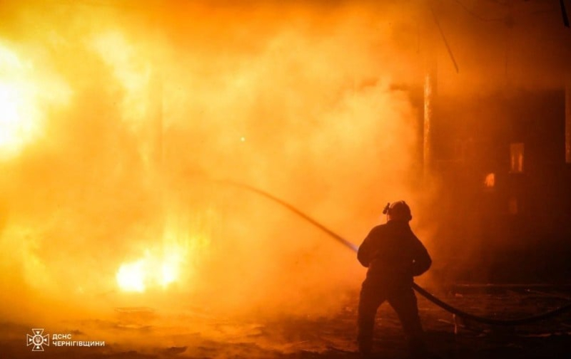 The Guardian: Россияне разбили одну из последних электростанций в Черниговской области