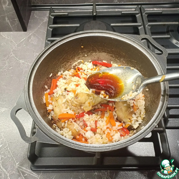 Тяхан с курицей и овощами