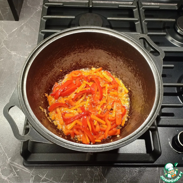 Тяхан с курицей и овощами