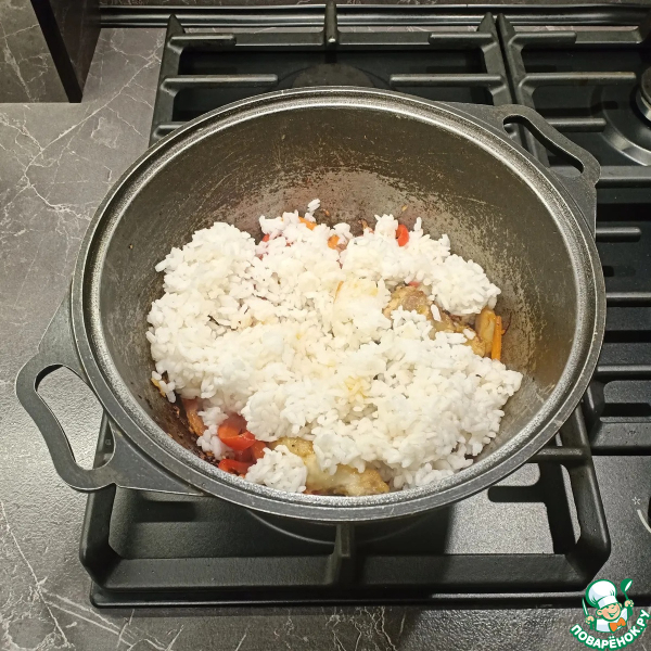 Тяхан с курицей и овощами