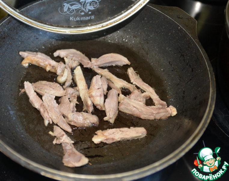 Тёплый салат из баклажанов и мяса