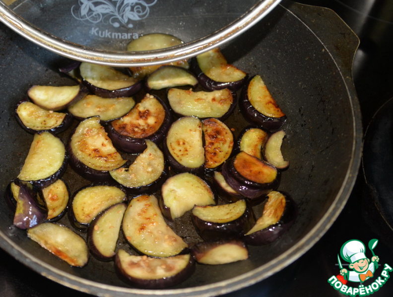 Тёплый салат из баклажанов и мяса