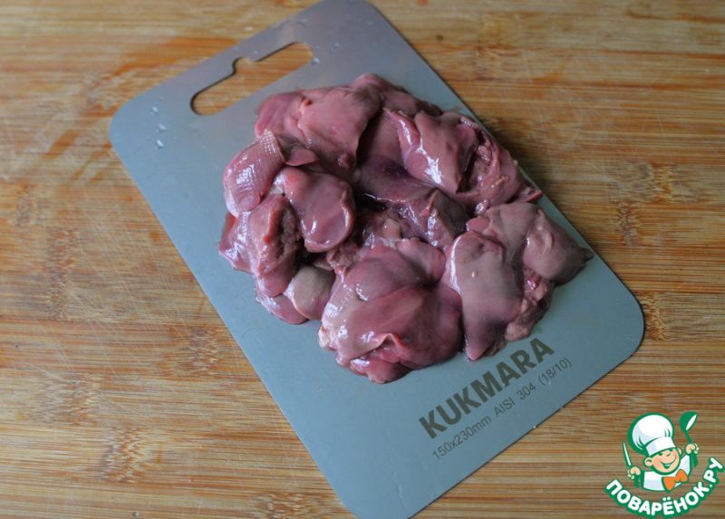 Тёплый салат из куриной печени с вешенками