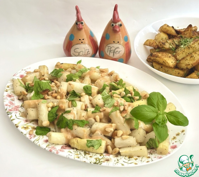Тёплый салат из спаржи