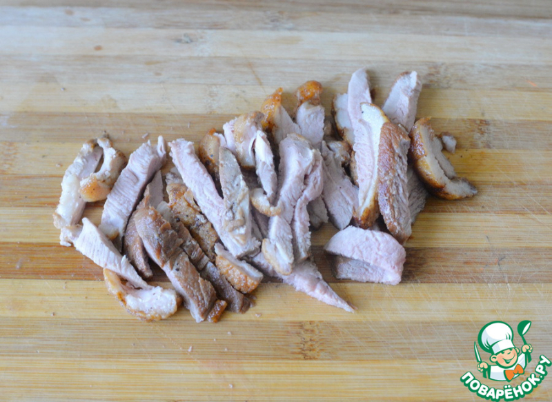 Тёплый салат из утки с шампиньонами