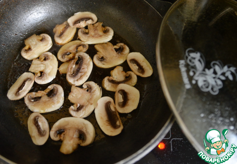 Тёплый салат из утки с шампиньонами