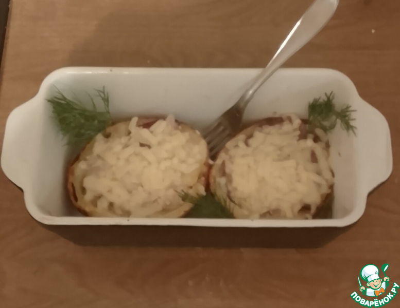 Традиционный рыбный пирог в кожуре картофеля