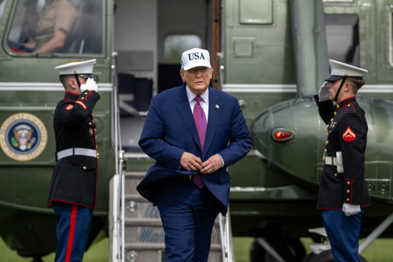 Трамп отреагировал на удар Ирана по базе США в Катаре
